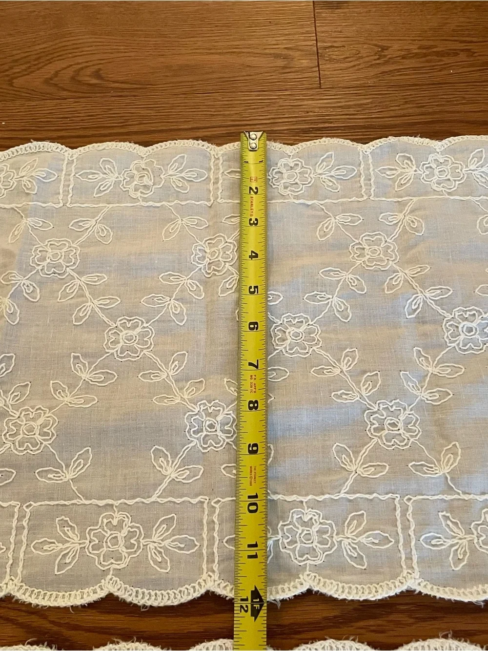 Vintage Stitched Table Runner Lot Of 2 White 22” X‎ 40”